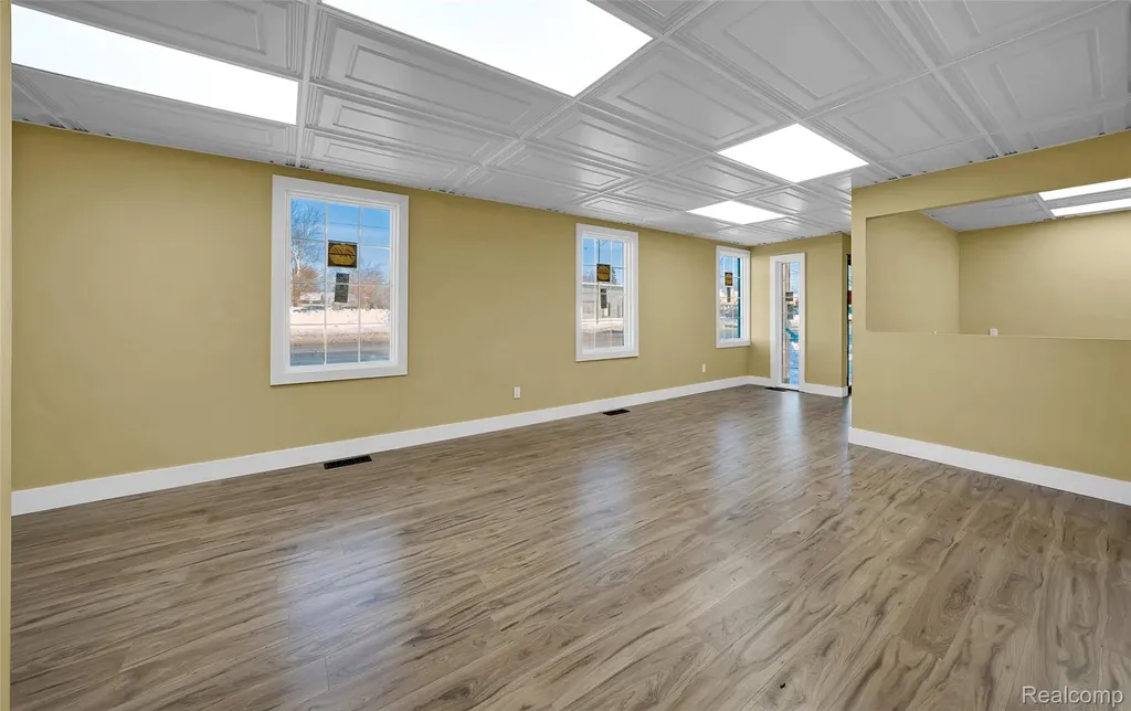 1095 W Huron Street Waterford Charter Township MI 48328