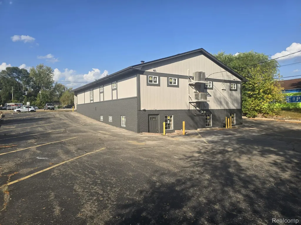 1095 W Huron Street Waterford Charter Township MI 48328