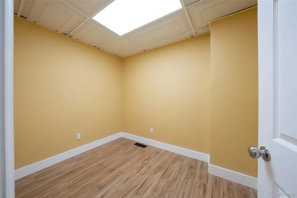 1095 W Huron Street Waterford Charter Township MI 48328