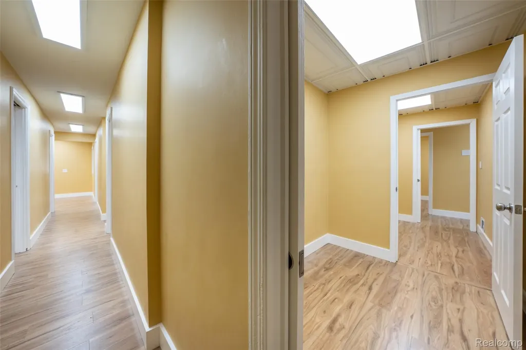 1095 W Huron Street Waterford Charter Township MI 48328