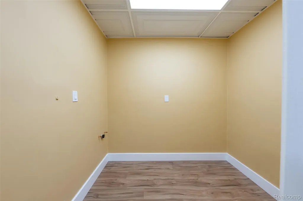 1095 W Huron Street Waterford Charter Township MI 48328