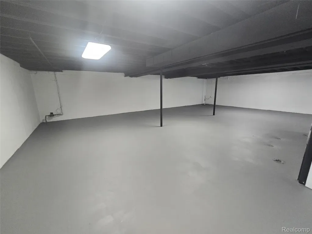 1095 W Huron Street Waterford Charter Township MI 48328