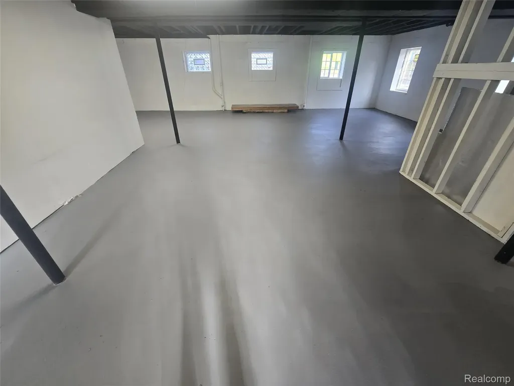 1095 W Huron Street Waterford Charter Township MI 48328