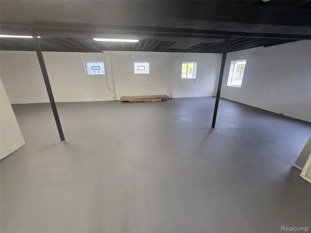 1095 W Huron Street Waterford Charter Township MI 48328