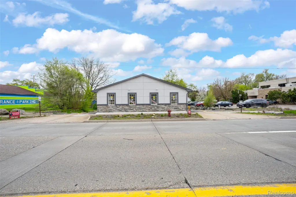1095 W Huron Street Waterford Charter Township MI 48328