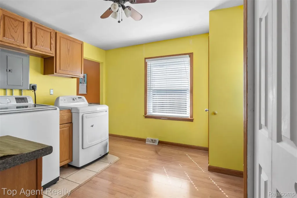 25673 Ford Street Roseville City MI 48066