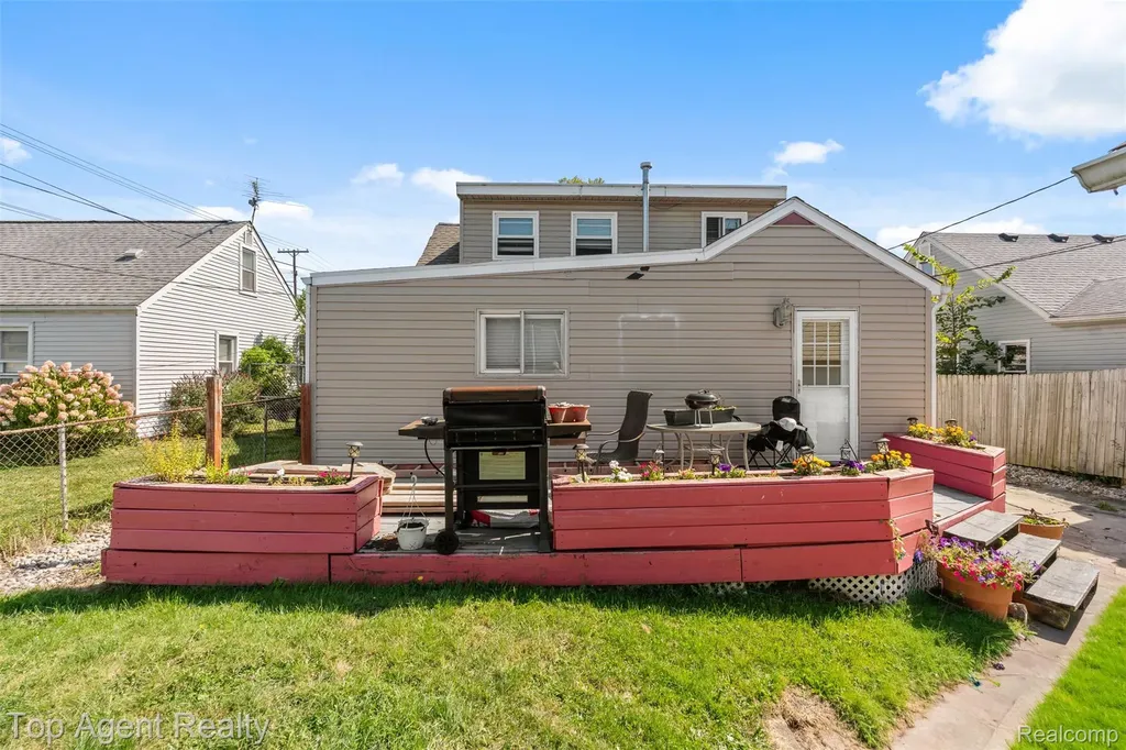 25673 Ford Street Roseville City MI 48066
