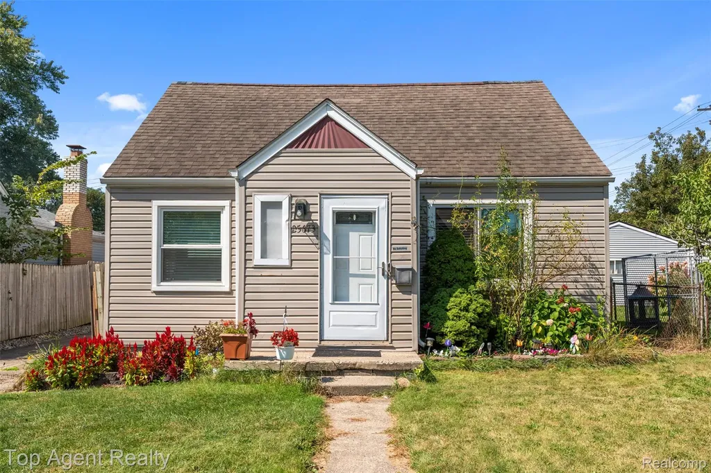 25673 Ford Street Roseville City MI 48066