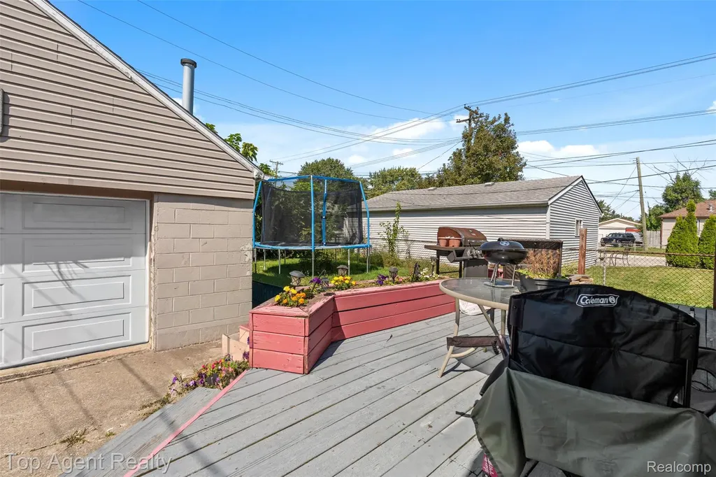 25673 Ford Street Roseville City MI 48066