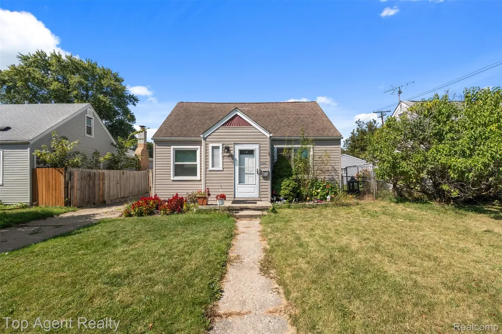 25673 Ford Street Roseville City MI 48066