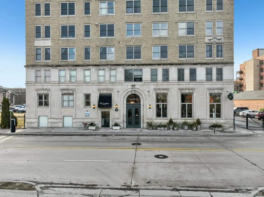2915 John R Street Detroit City MI 48201