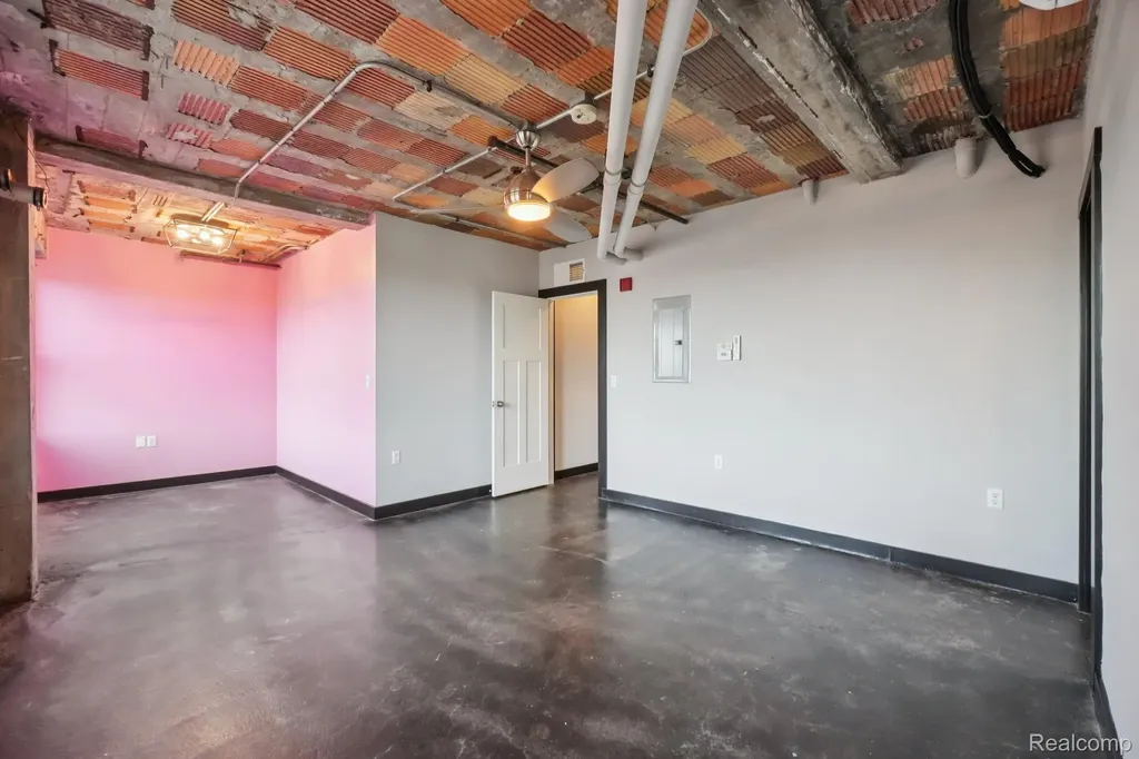 2915 John R Street Detroit City MI 48201