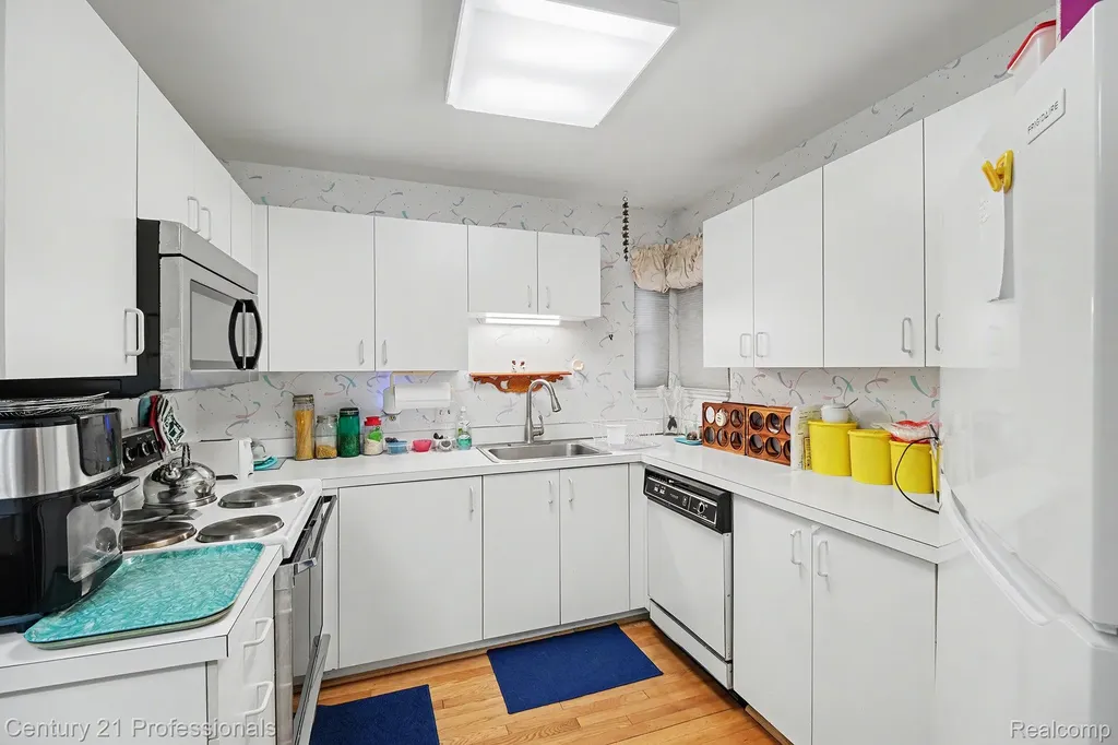 6680 Ridgefield Circle West Bloomfield Charter Township MI 48322