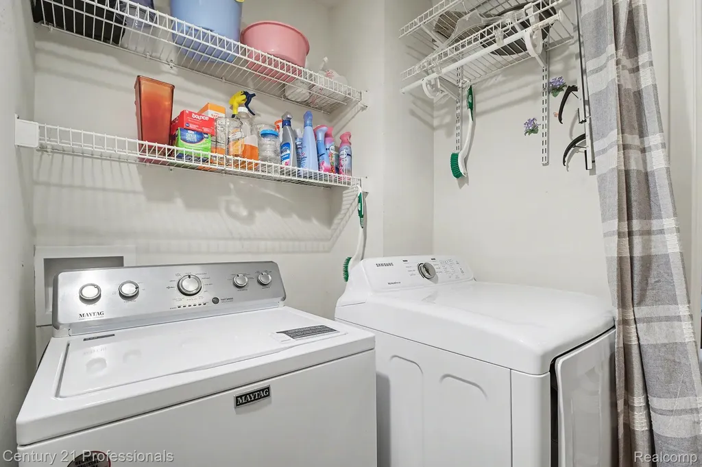 6680 Ridgefield Circle West Bloomfield Charter Township MI 48322