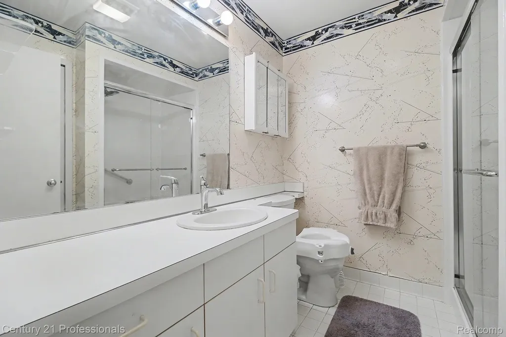 6680 Ridgefield Circle West Bloomfield Charter Township MI 48322