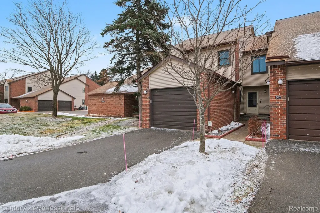 6680 Ridgefield Circle West Bloomfield Charter Township MI 48322