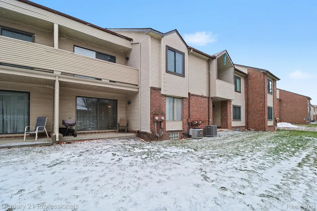 6680 Ridgefield Circle West Bloomfield Charter Township MI 48322