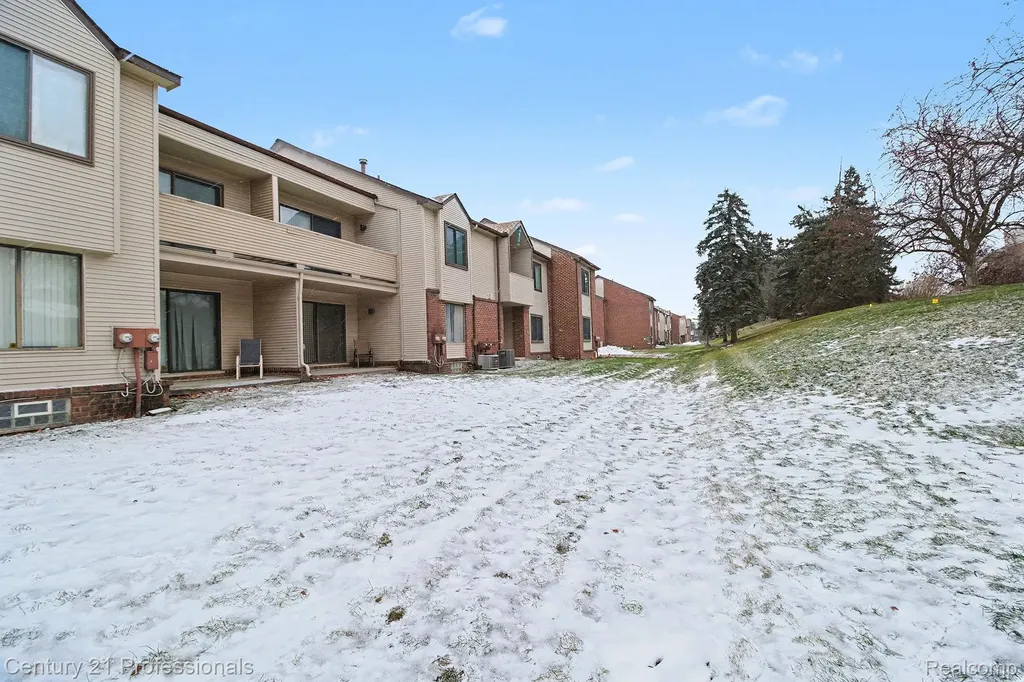 6680 Ridgefield Circle West Bloomfield Charter Township MI 48322