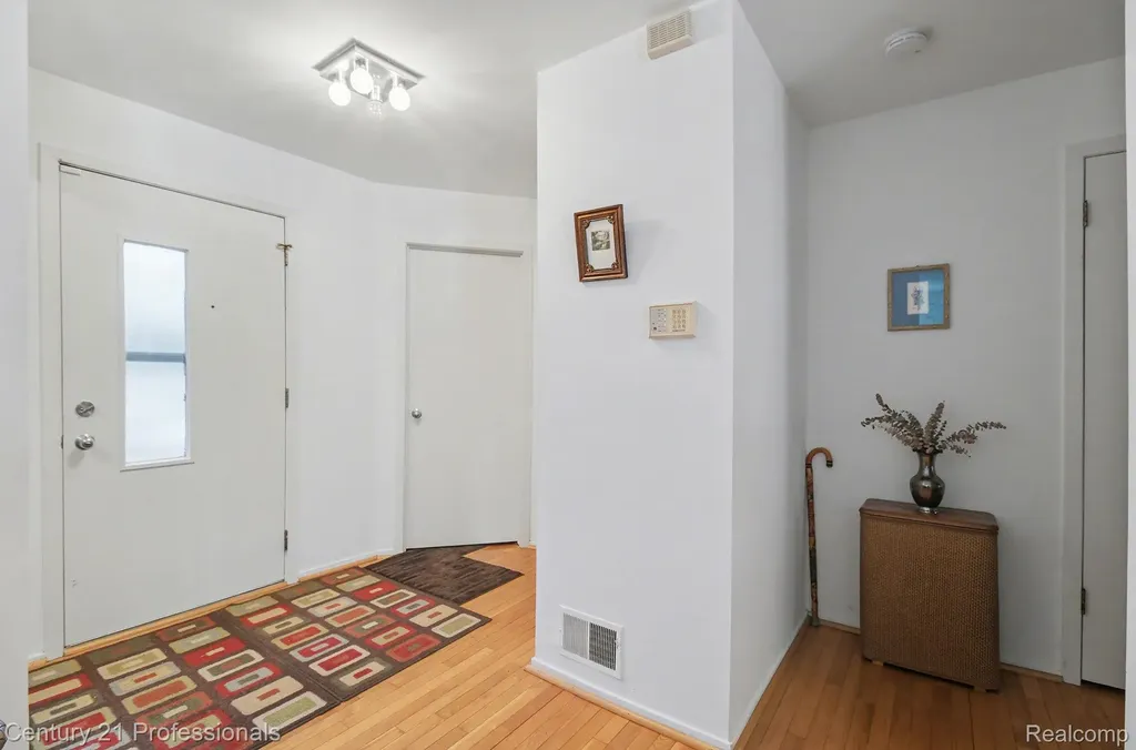 6680 Ridgefield Circle West Bloomfield Charter Township MI 48322