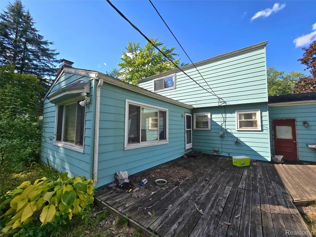 5969 Pleasant Drive Waterford Charter Township MI 48329