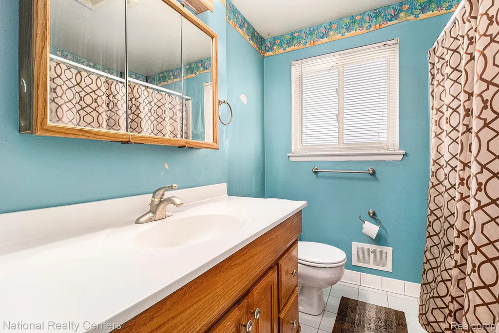 27809 Eastwick Square Roseville City MI 48066