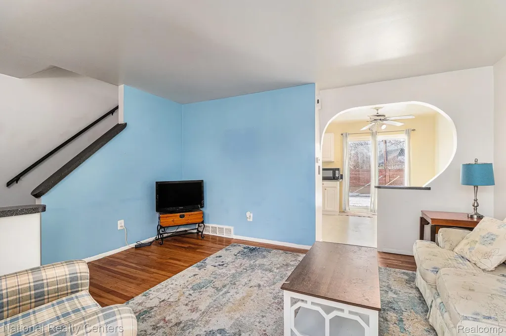 27809 Eastwick Square Roseville City MI 48066