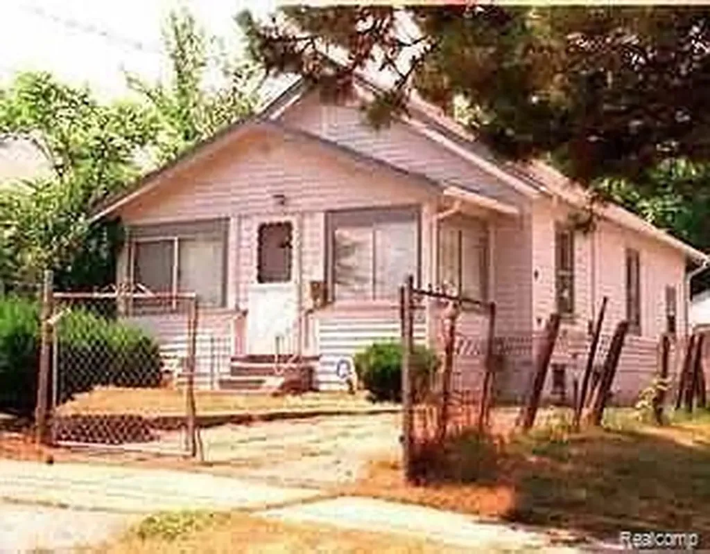 438 S Marshall Street Pontiac City MI 48342