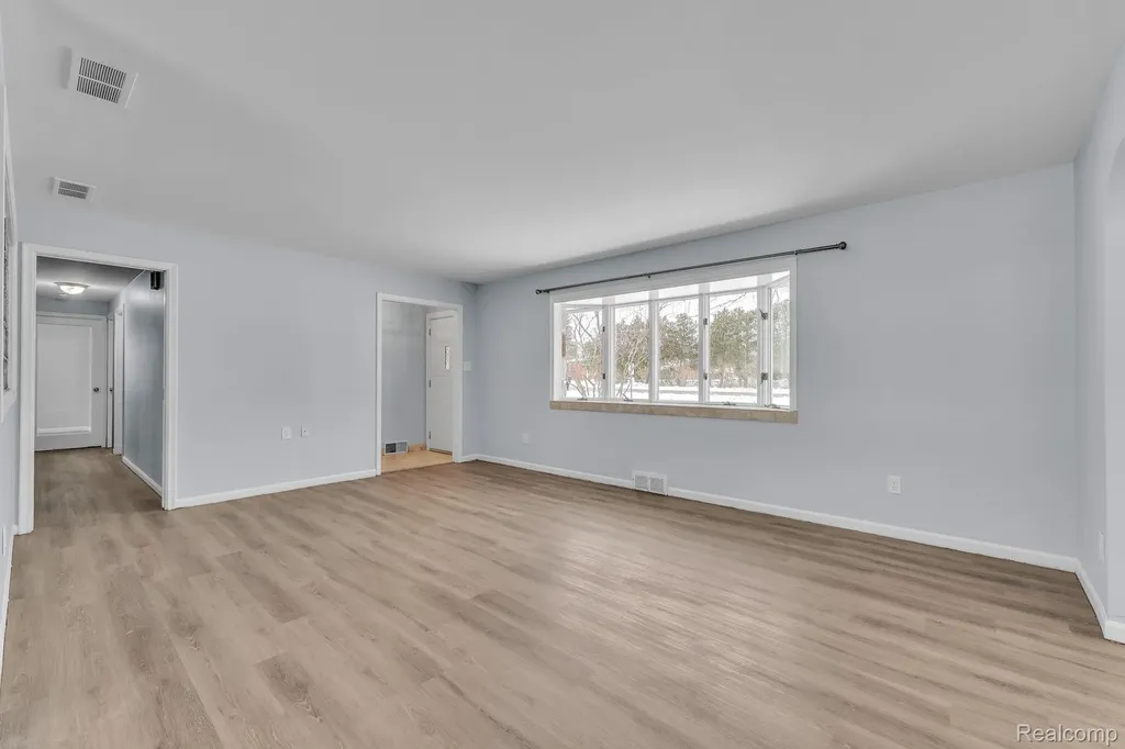 6576 Inkster Road West Bloomfield Charter Township MI 48322