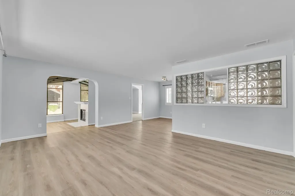 6576 Inkster Road West Bloomfield Charter Township MI 48322