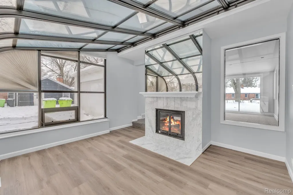 6576 Inkster Road West Bloomfield Charter Township MI 48322