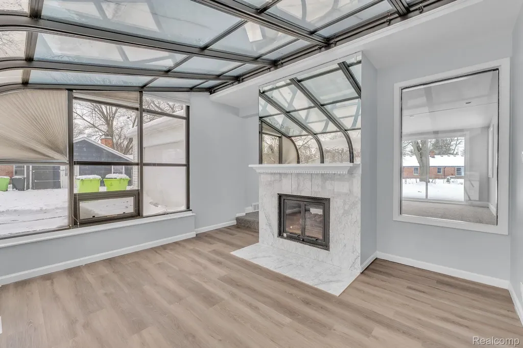 6576 Inkster Road West Bloomfield Charter Township MI 48322