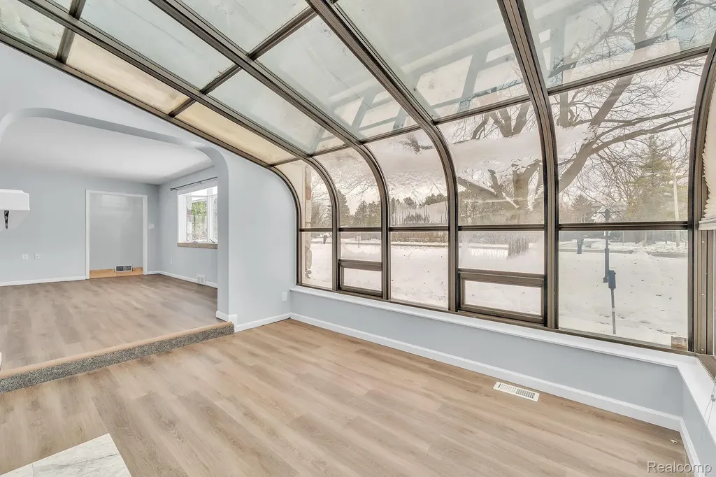 6576 Inkster Road West Bloomfield Charter Township MI 48322
