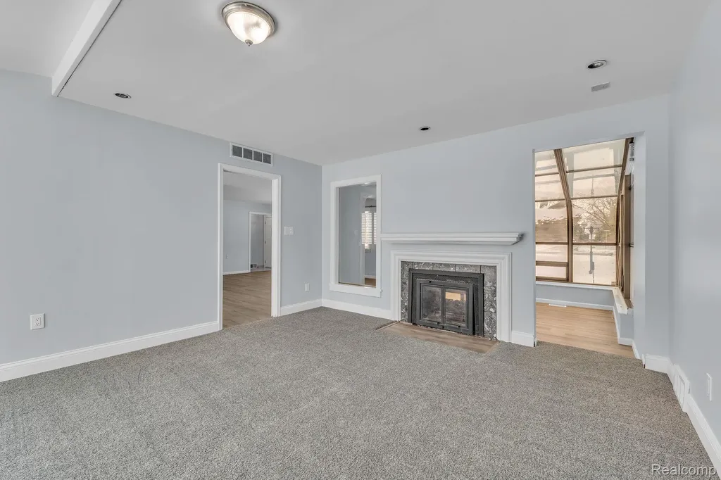 6576 Inkster Road West Bloomfield Charter Township MI 48322