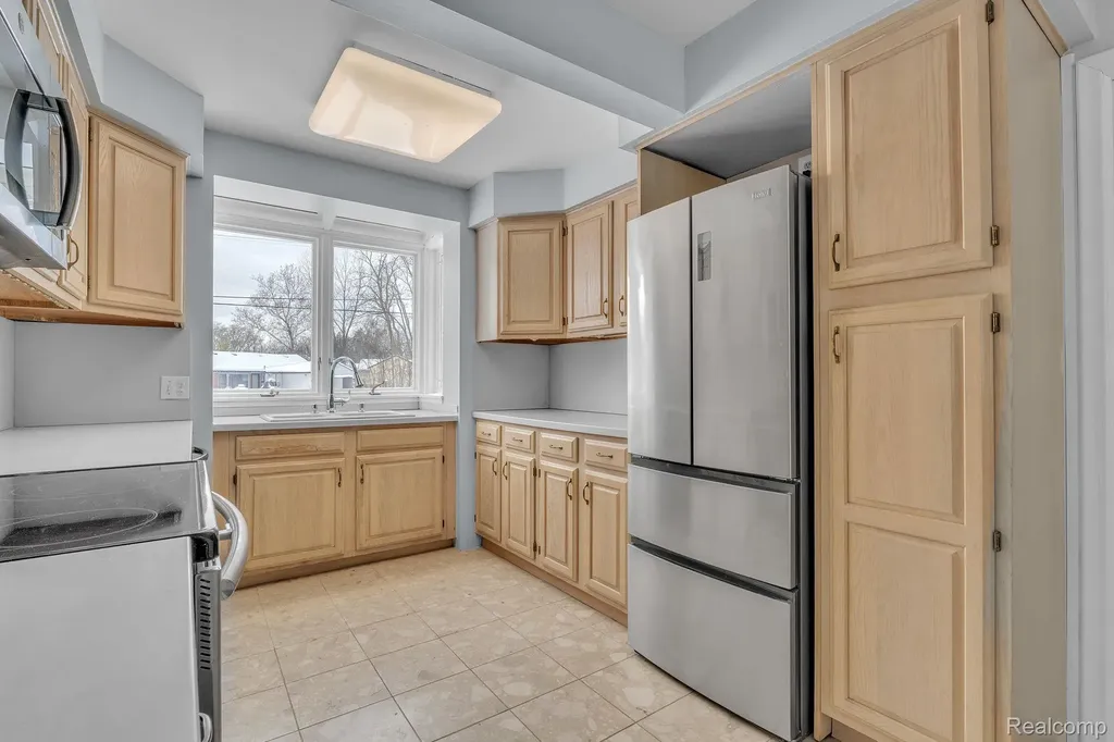 6576 Inkster Road West Bloomfield Charter Township MI 48322