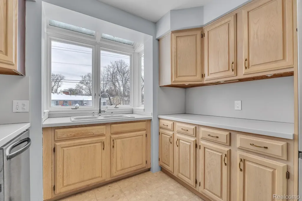 6576 Inkster Road West Bloomfield Charter Township MI 48322