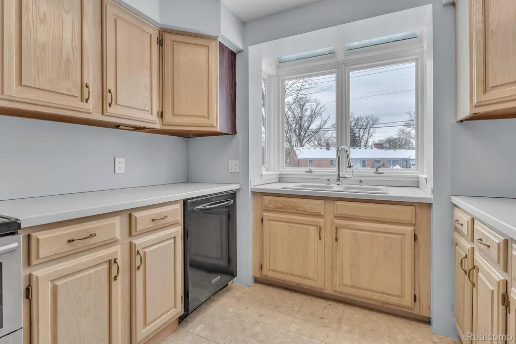 6576 Inkster Road West Bloomfield Charter Township MI 48322