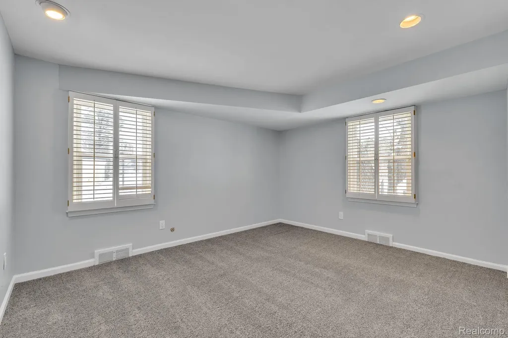 6576 Inkster Road West Bloomfield Charter Township MI 48322