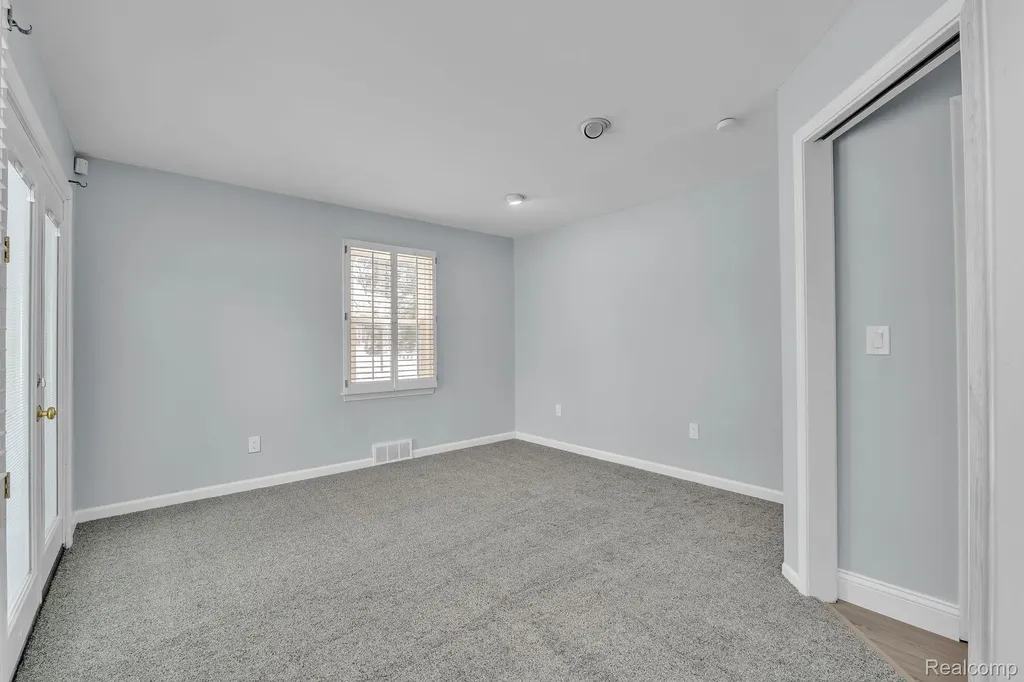 6576 Inkster Road West Bloomfield Charter Township MI 48322