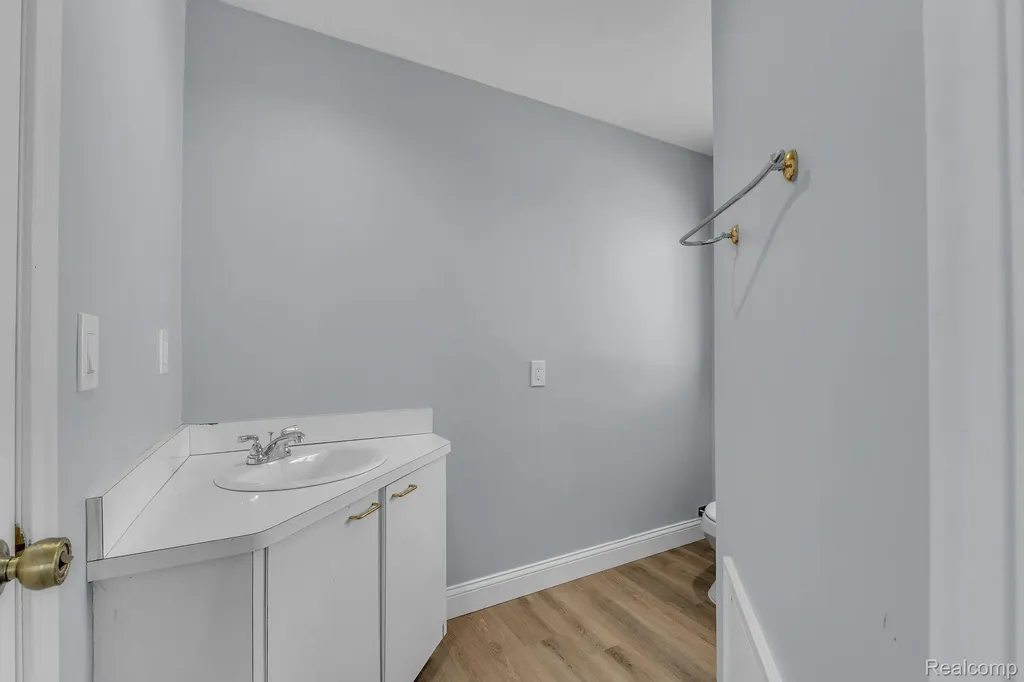 6576 Inkster Road West Bloomfield Charter Township MI 48322