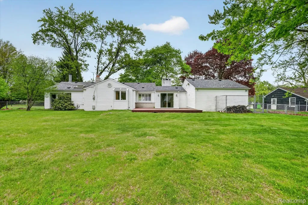 6576 Inkster Road West Bloomfield Charter Township MI 48322