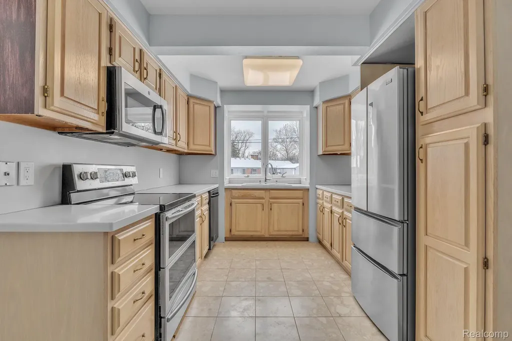 6576 Inkster Road West Bloomfield Charter Township MI 48322