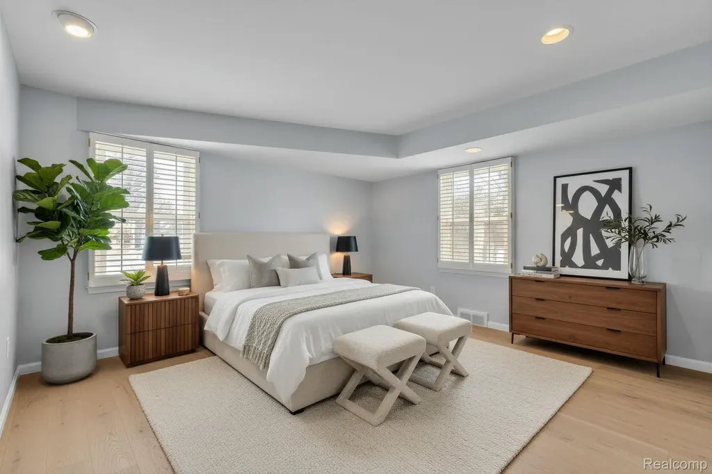 6576 Inkster Road West Bloomfield Charter Township MI 48322