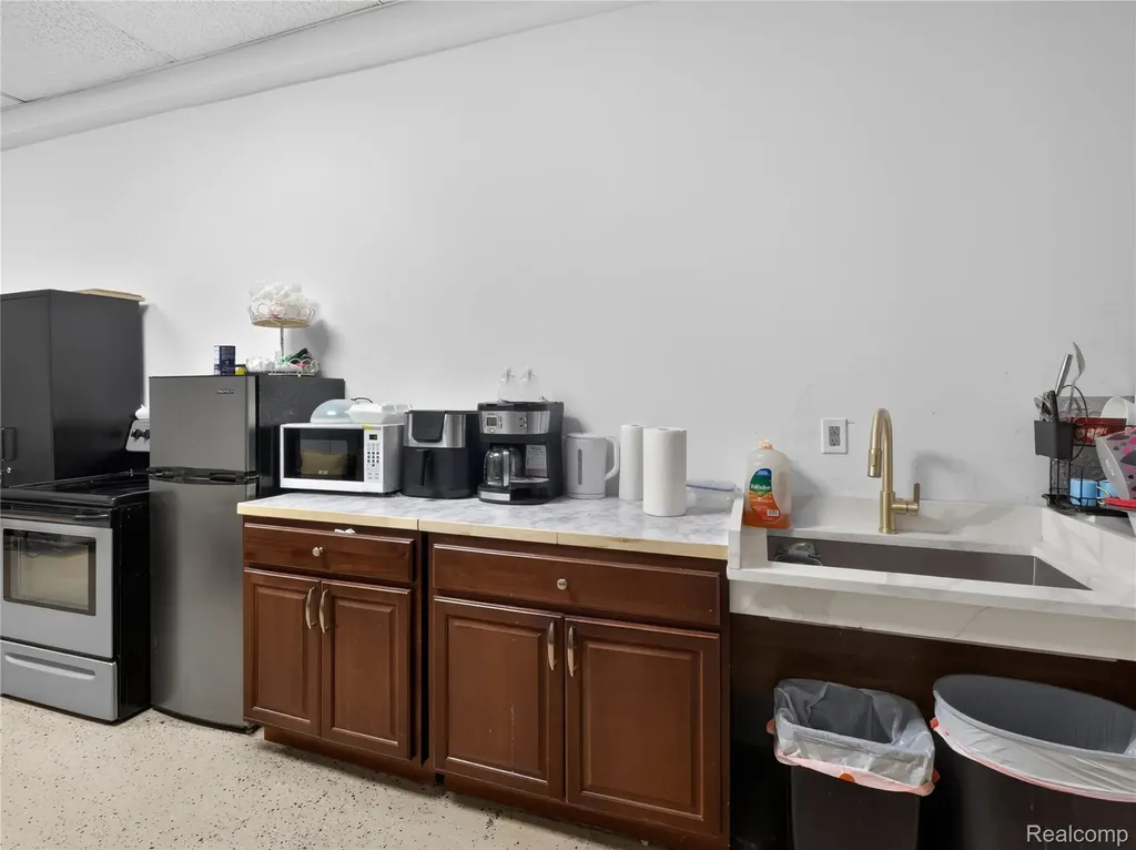 37824 Van Dyke Avenue Sterling Heights City MI 48312
