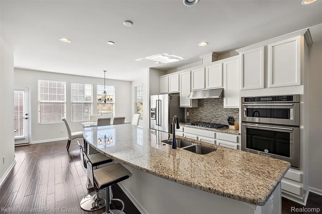 314 Glenhurst Rochester Hills City MI 48307