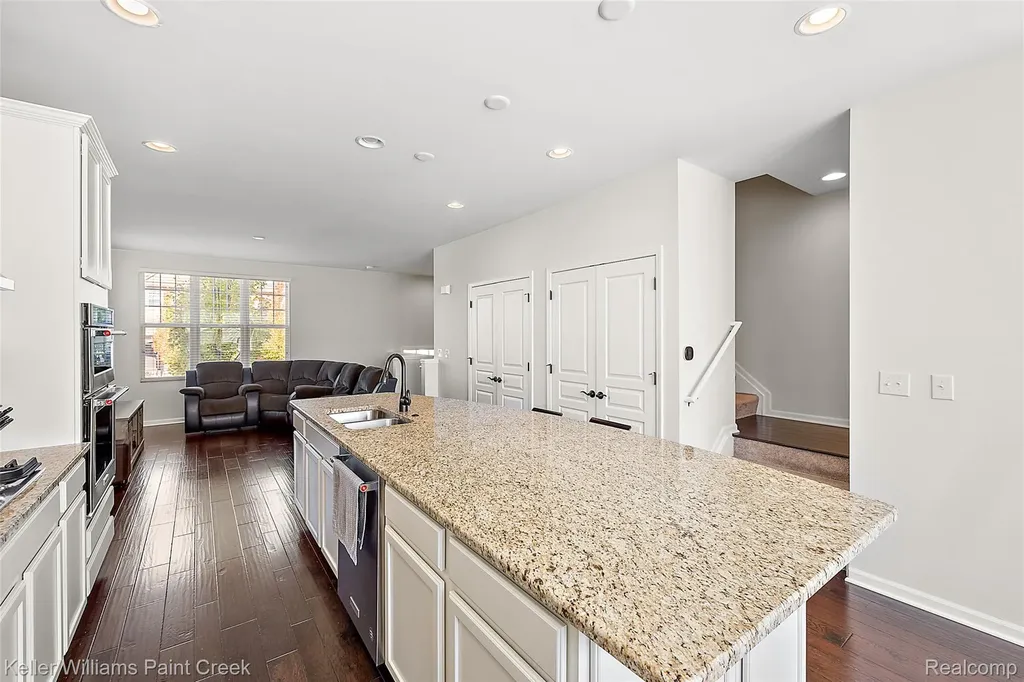 314 Glenhurst Rochester Hills City MI 48307