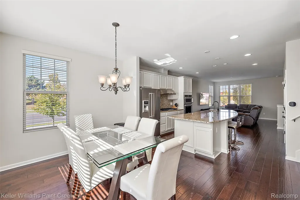 314 Glenhurst Rochester Hills City MI 48307