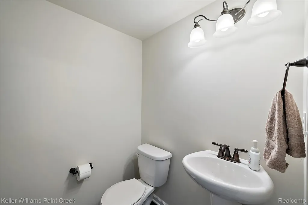 314 Glenhurst Rochester Hills City MI 48307