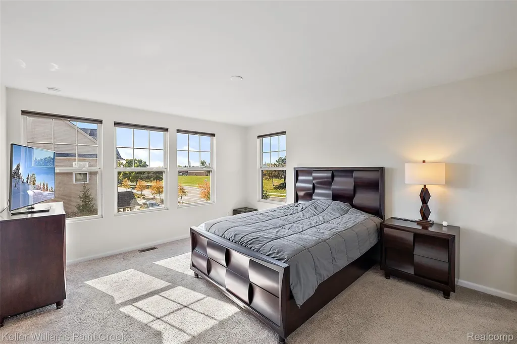 314 Glenhurst Rochester Hills City MI 48307