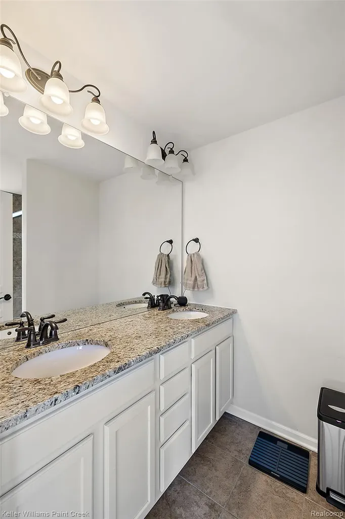 314 Glenhurst Rochester Hills City MI 48307