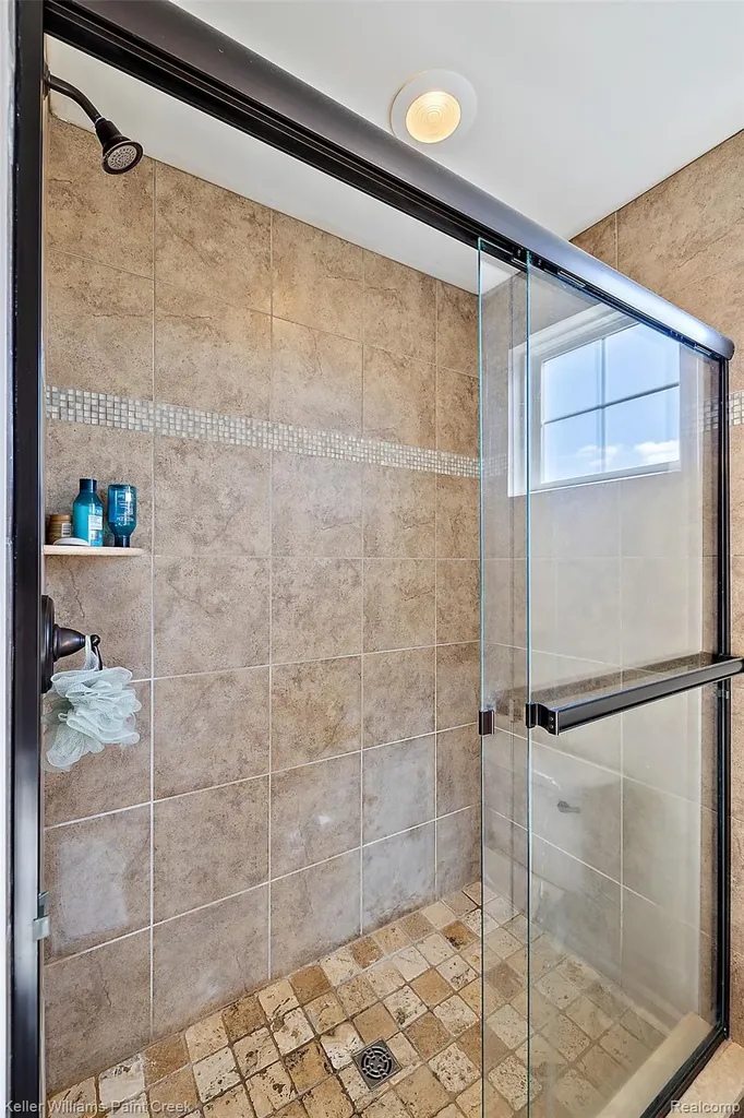 314 Glenhurst Rochester Hills City MI 48307